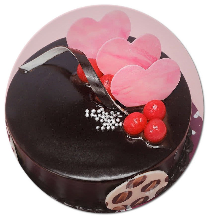 Chocolate cake with double shade and pink hearts